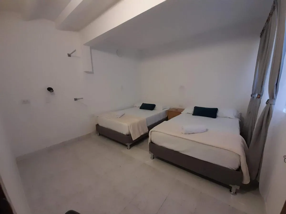 Road Living Home Medellin Guest house