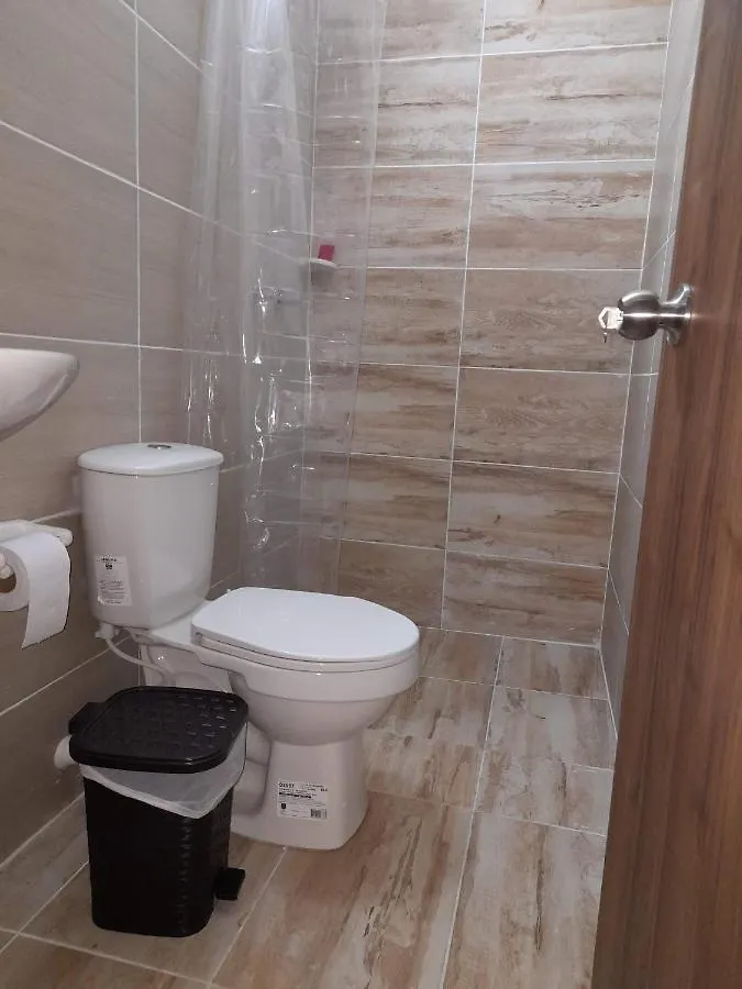 Road Living Home Medellín Penzion