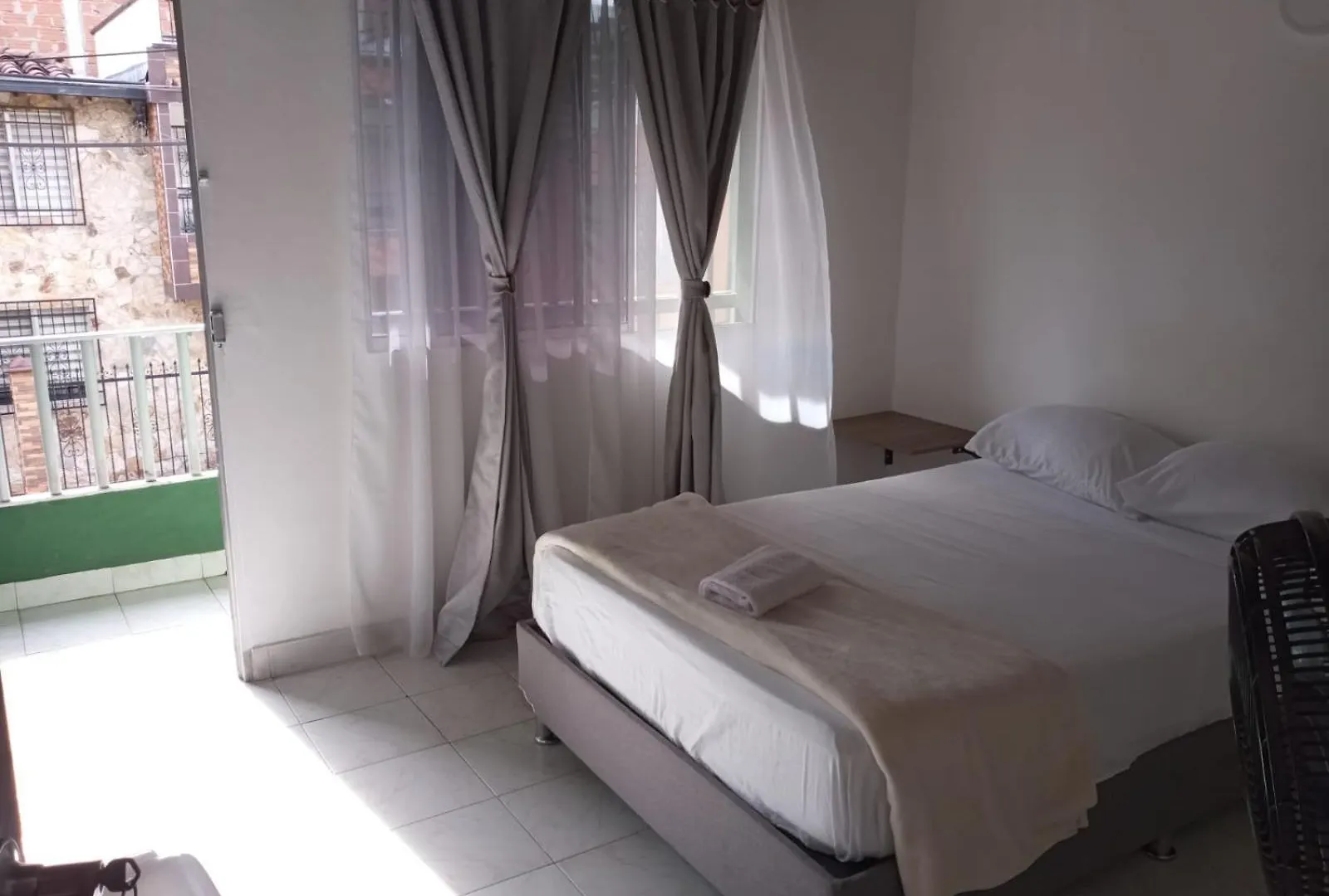Guest house Road Living Home Medellin Colombia